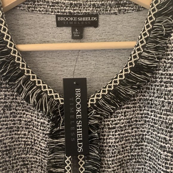 Brooke Shields Timeless Black and White Jacket - Picture 2 of 3